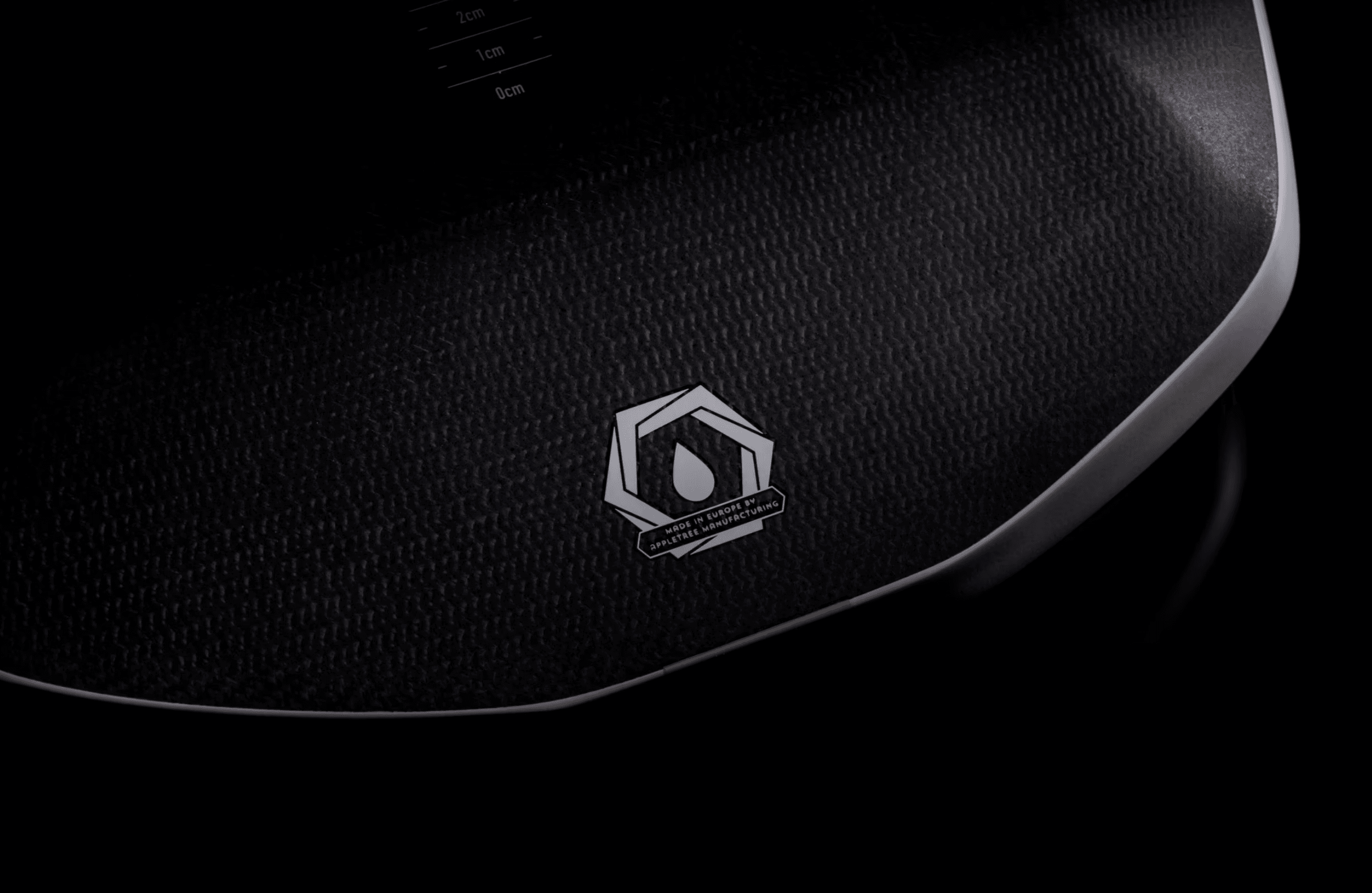 Detail textury paluby prkna CORE Roamer S