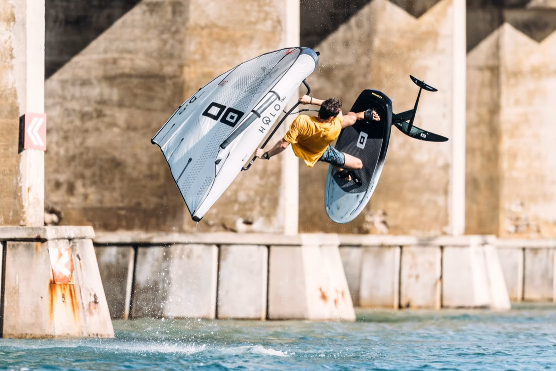 Skok s wingem CORE Halo Pro 2 pod mostem
