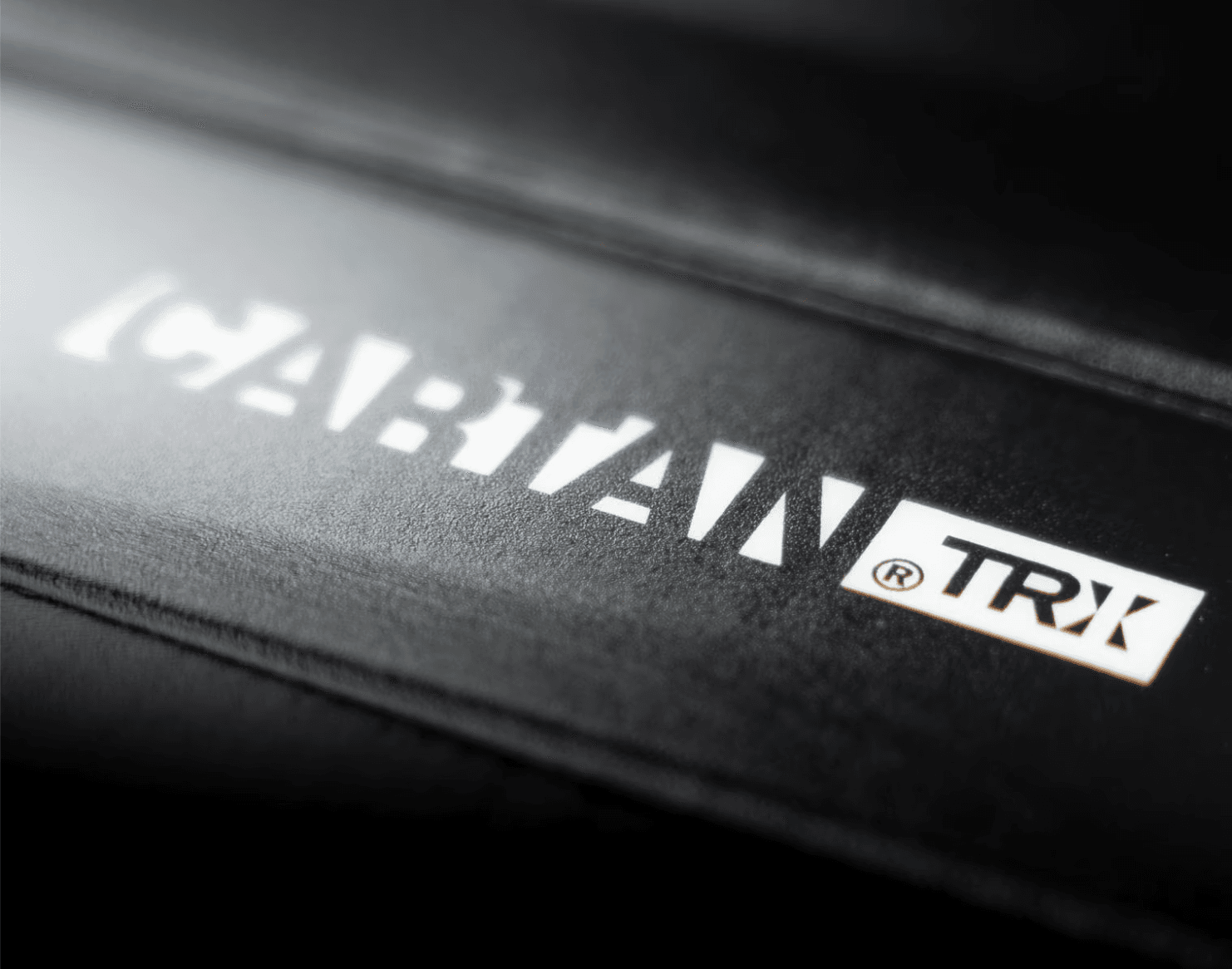 Detail karbonové konstrukce Triax Carbon u kiteboardu CORE Choice 7